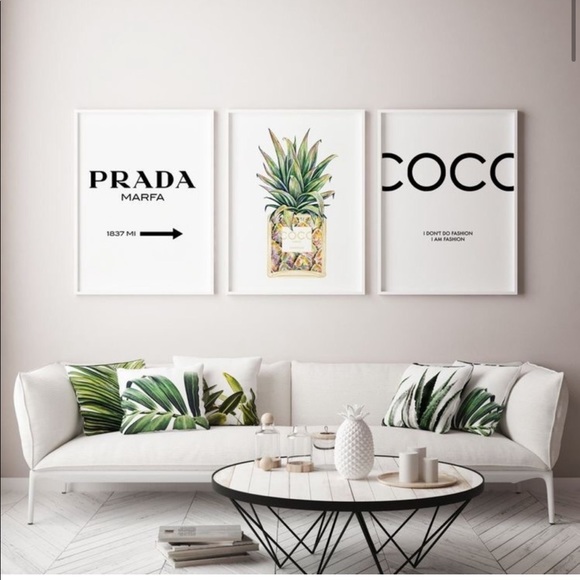 Meet your Posher and Welcome to My Closet - Picture 2 of 6